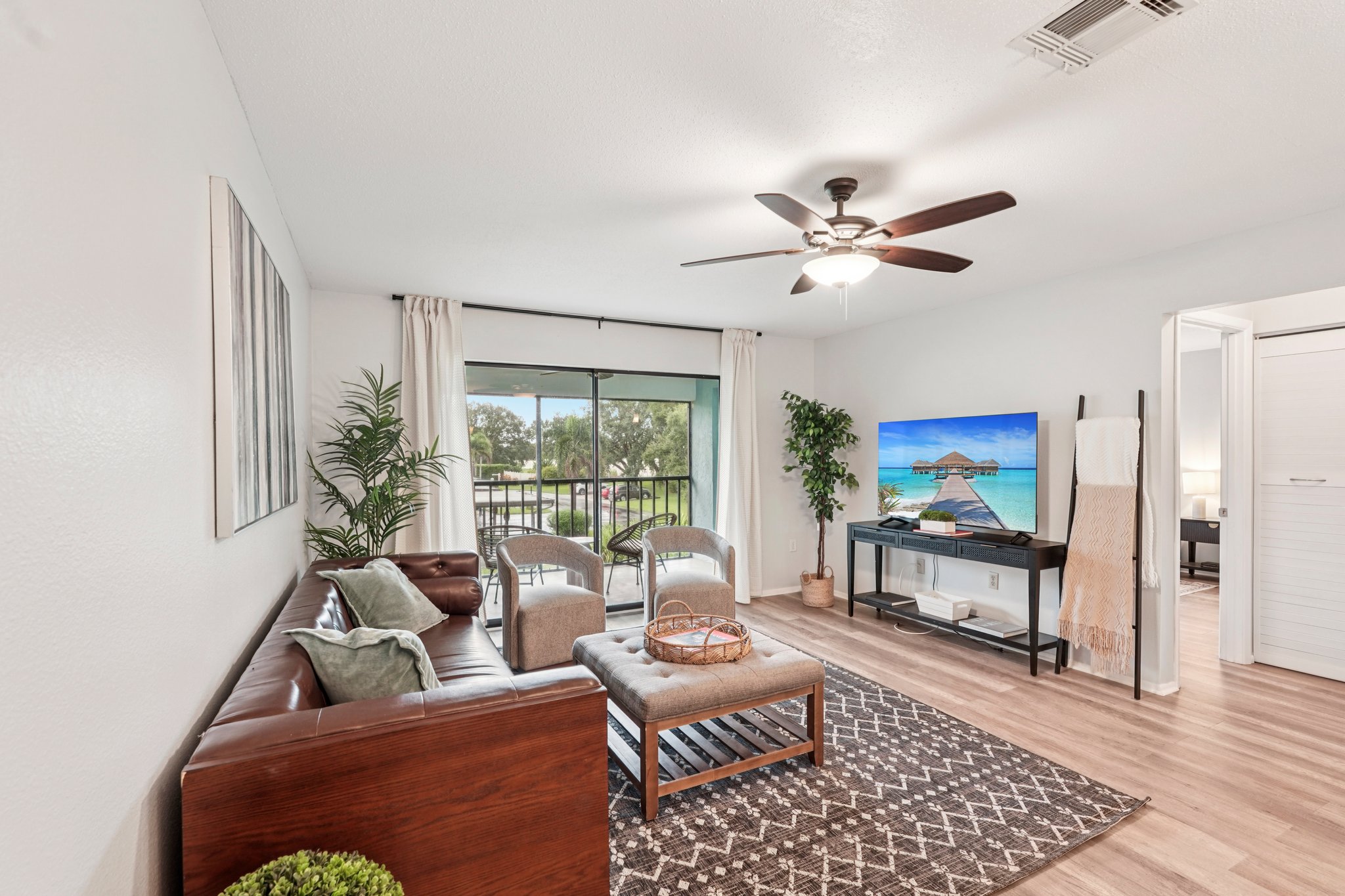 3 Lakes Ln B-S2708-006.jpg