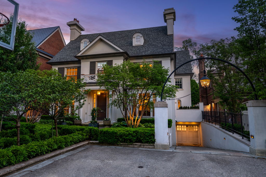 335 Cortleigh Blvd