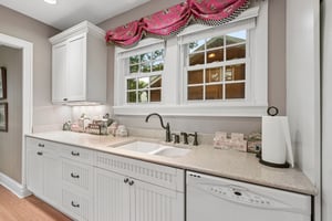 E Liberty St-S1106-016.jpg
