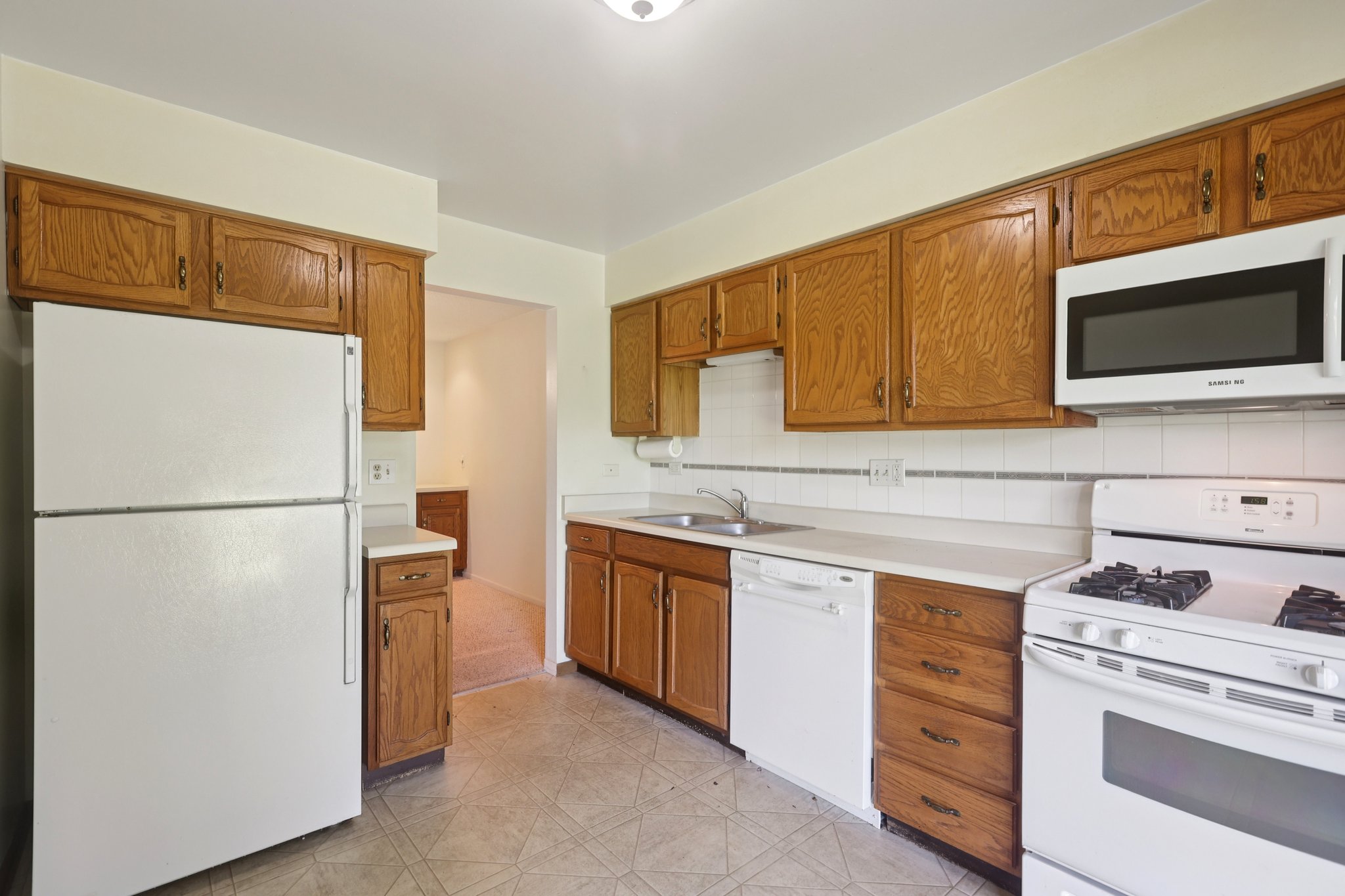 Elizabeth Dr-S1508-010.jpg