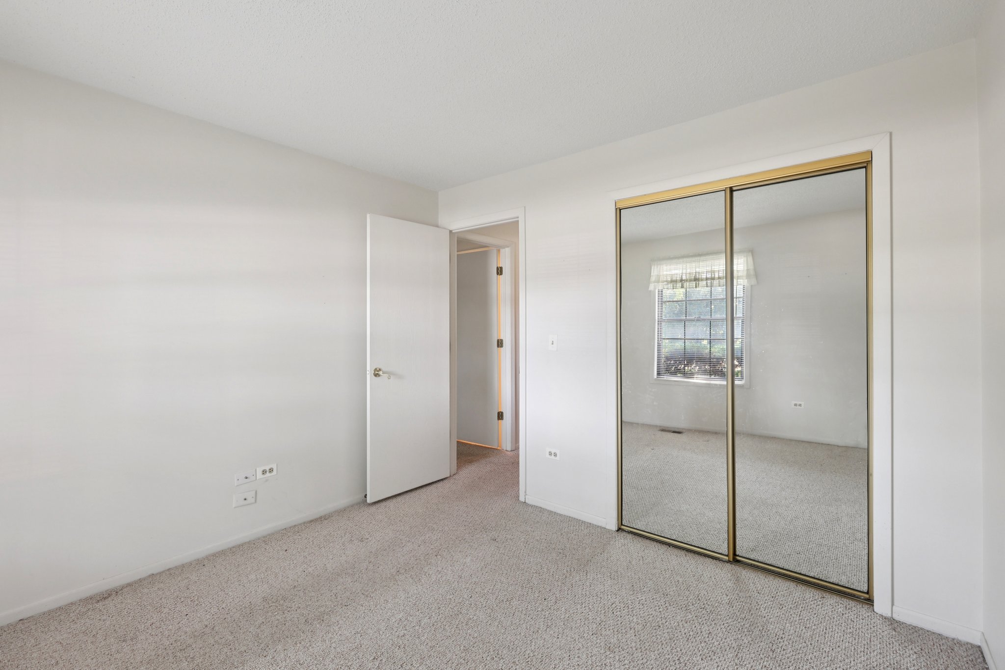Elizabeth Dr-S1508-018.jpg
