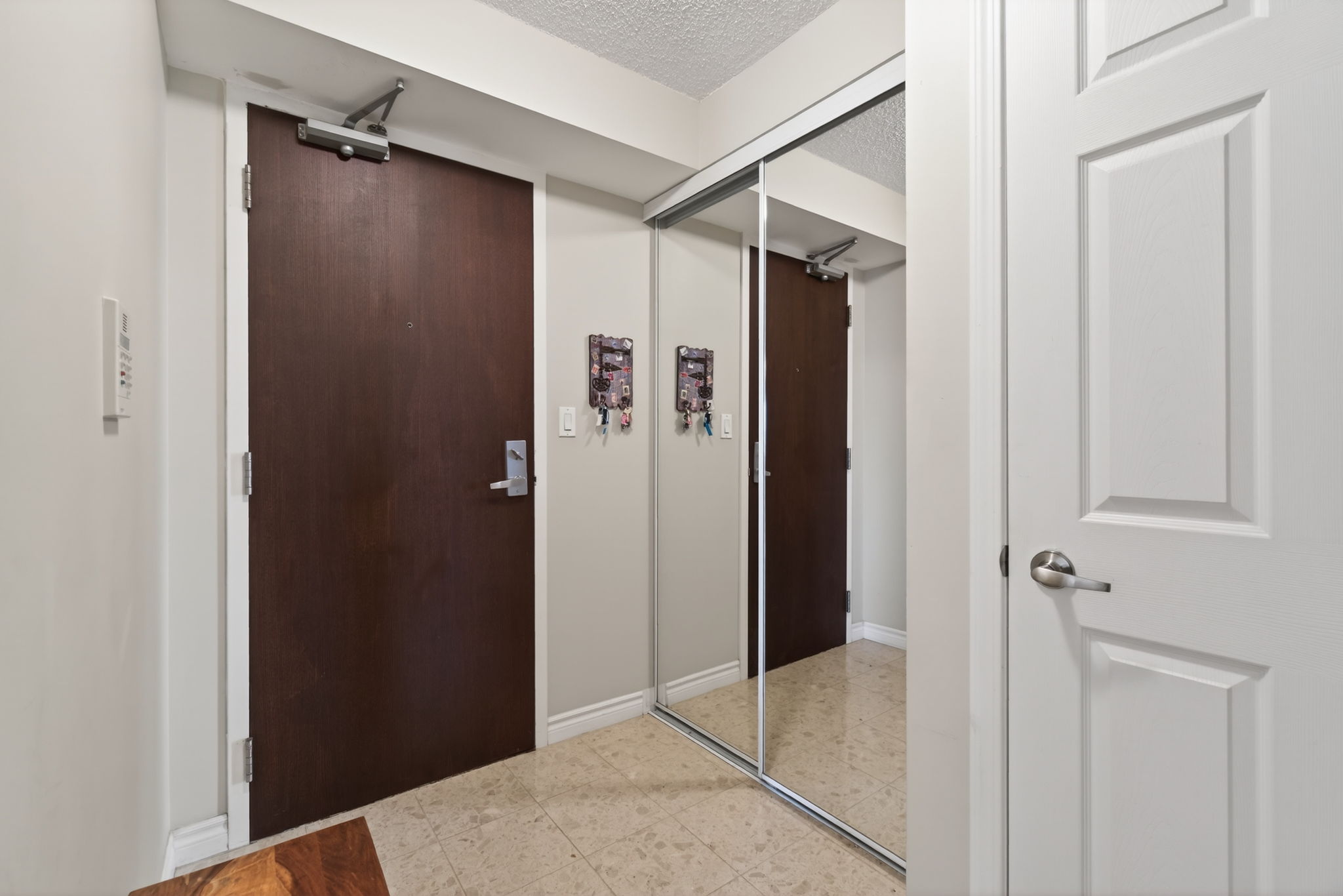335 Rathburn Rd W 505 Mississauga, ON L5B 0C8