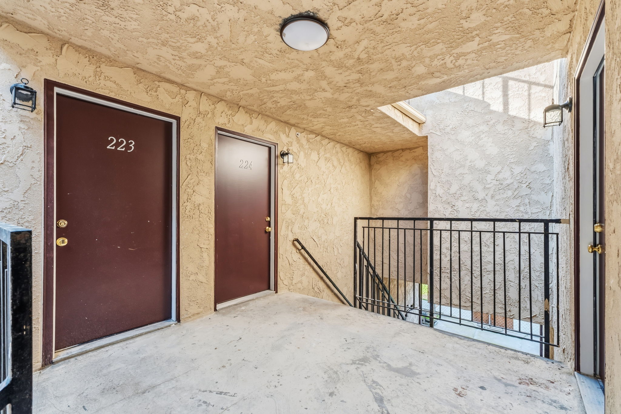 Oak Brook Apartments