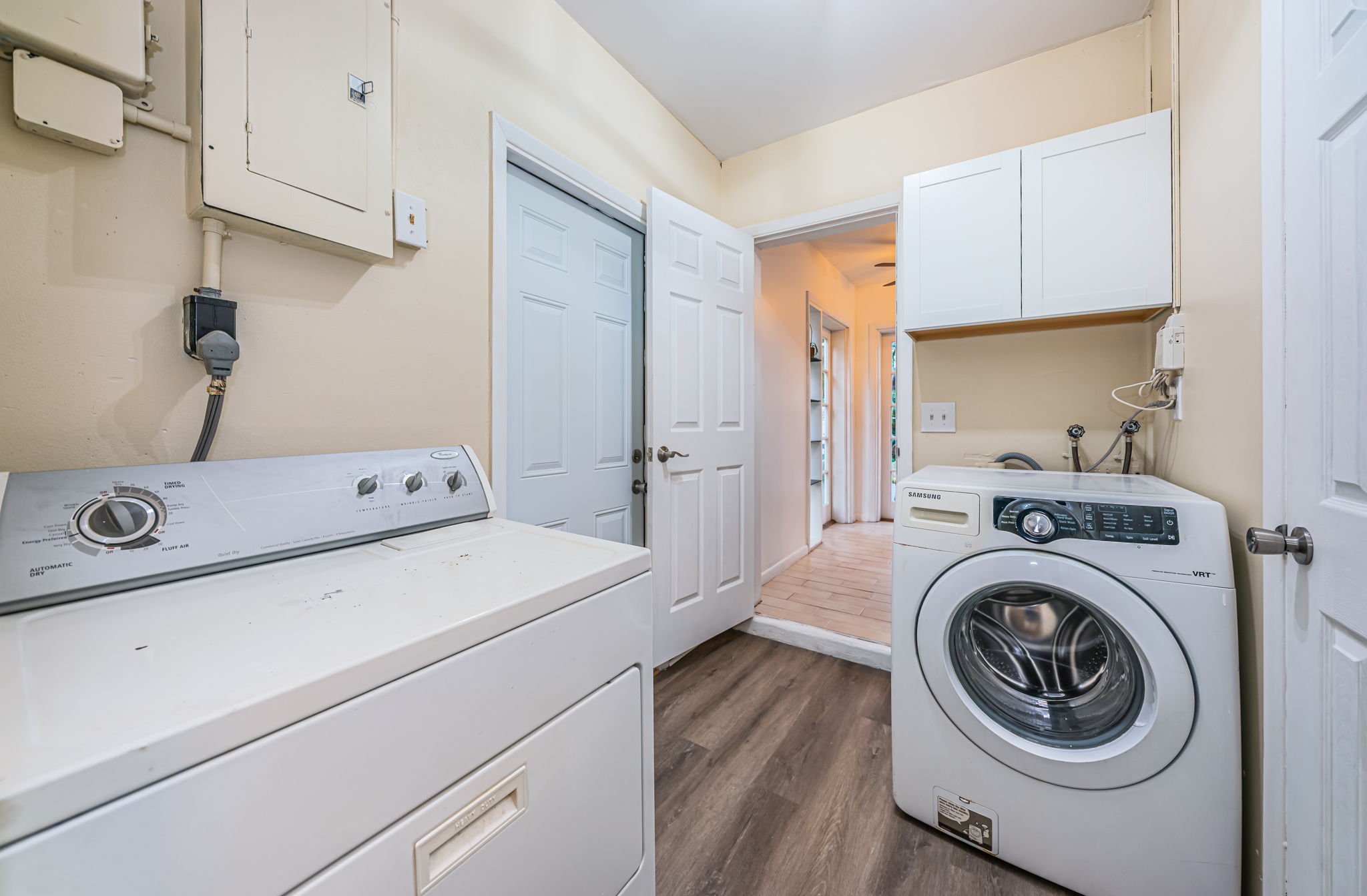 Laundry Room1a