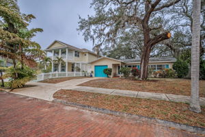 Front Exterior5