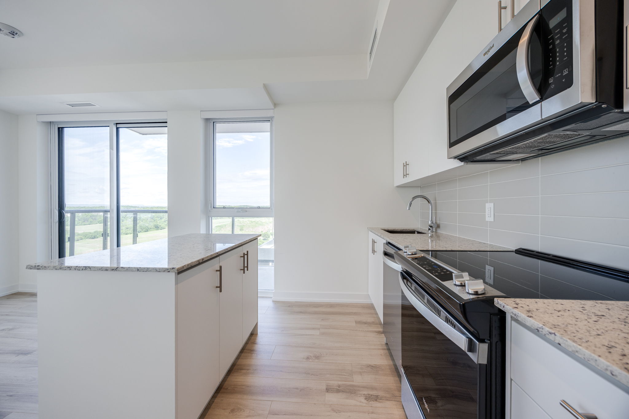 Oakville property showcase — delivered property photograph 11
