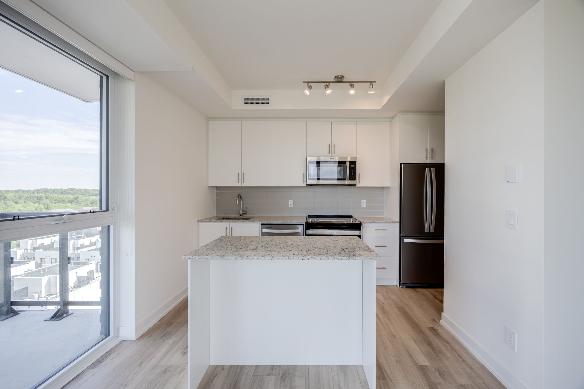 Oakville property showcase — delivered property photograph 13