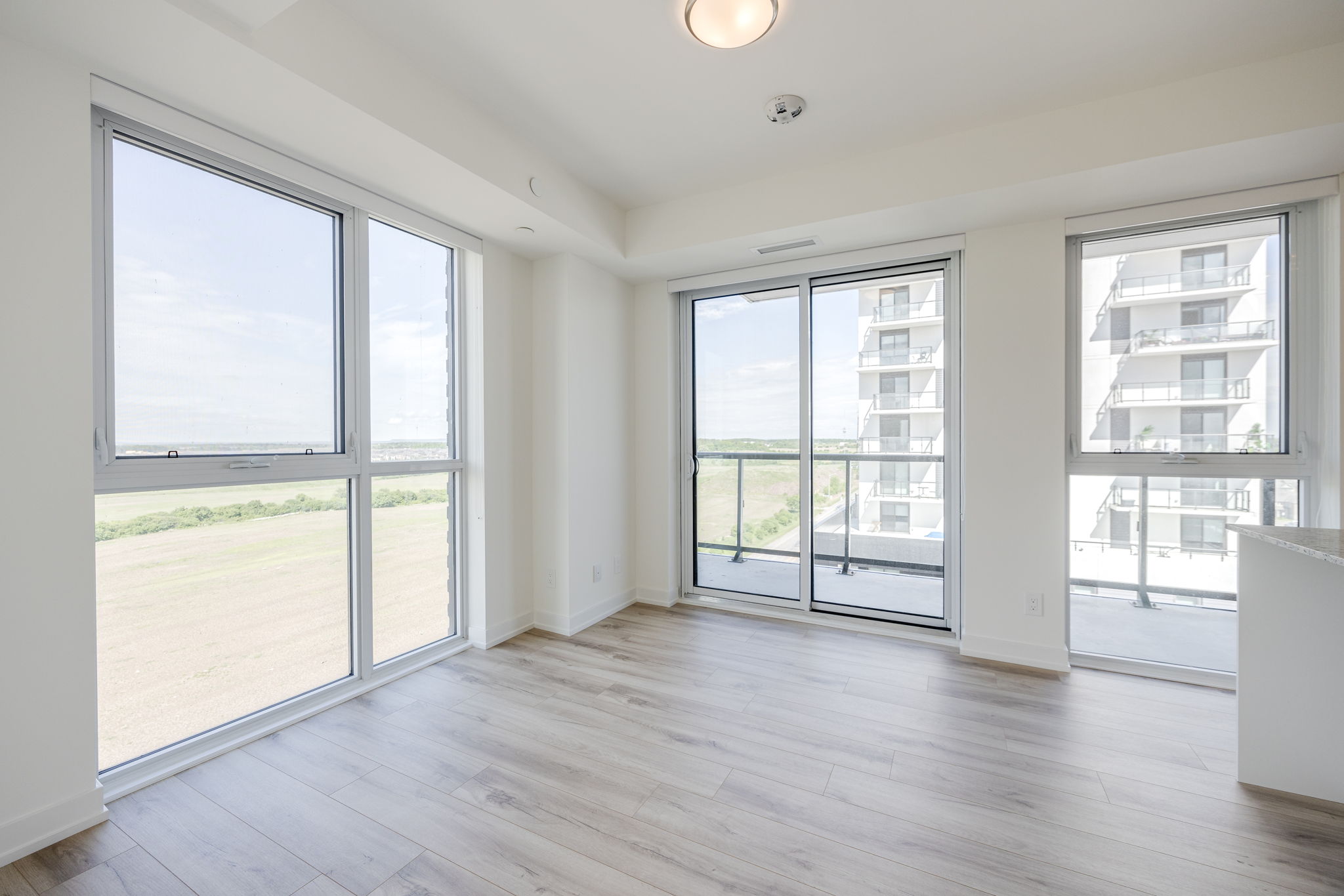 Oakville property showcase — delivered property photograph 17