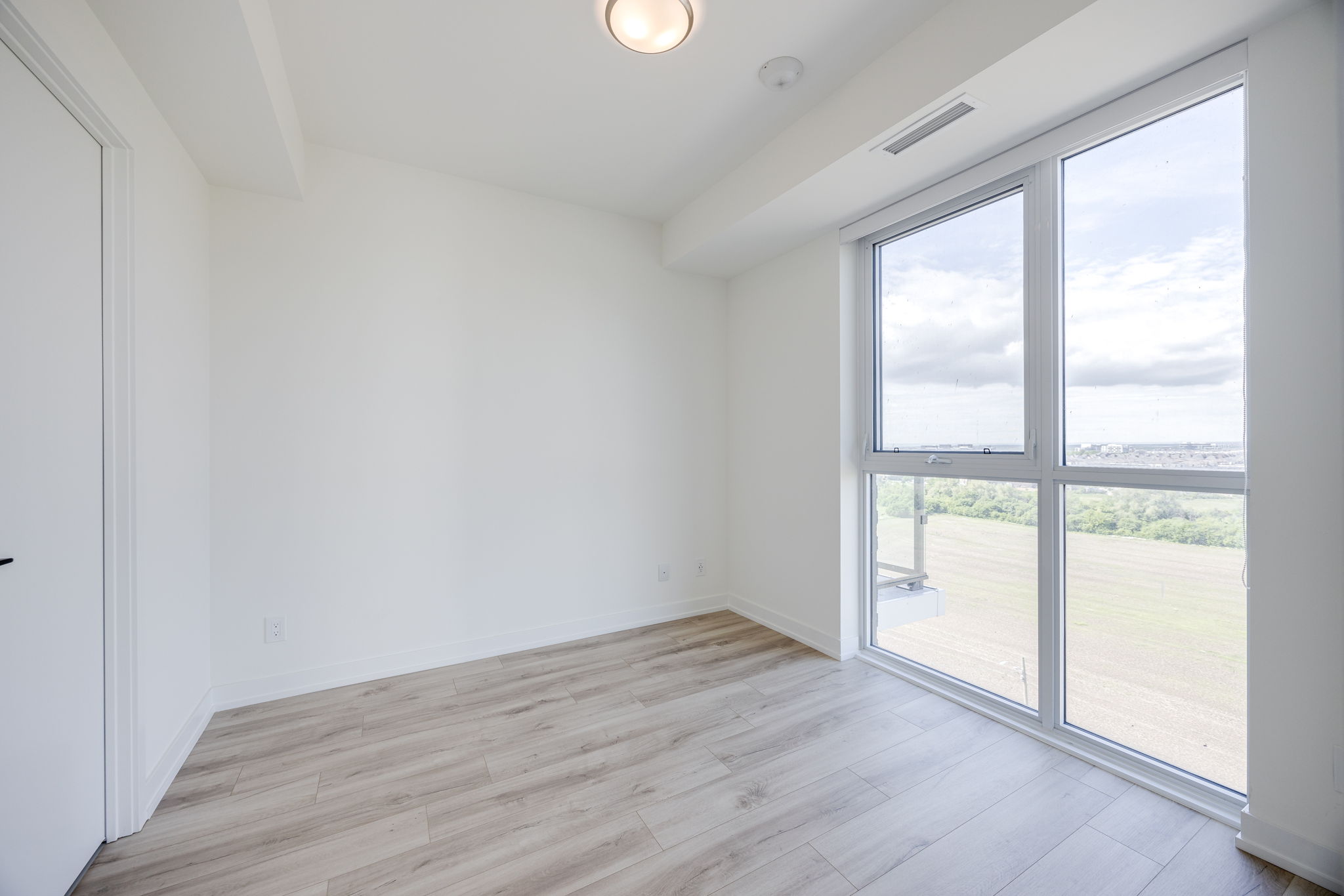 Oakville property showcase — delivered property photograph 20