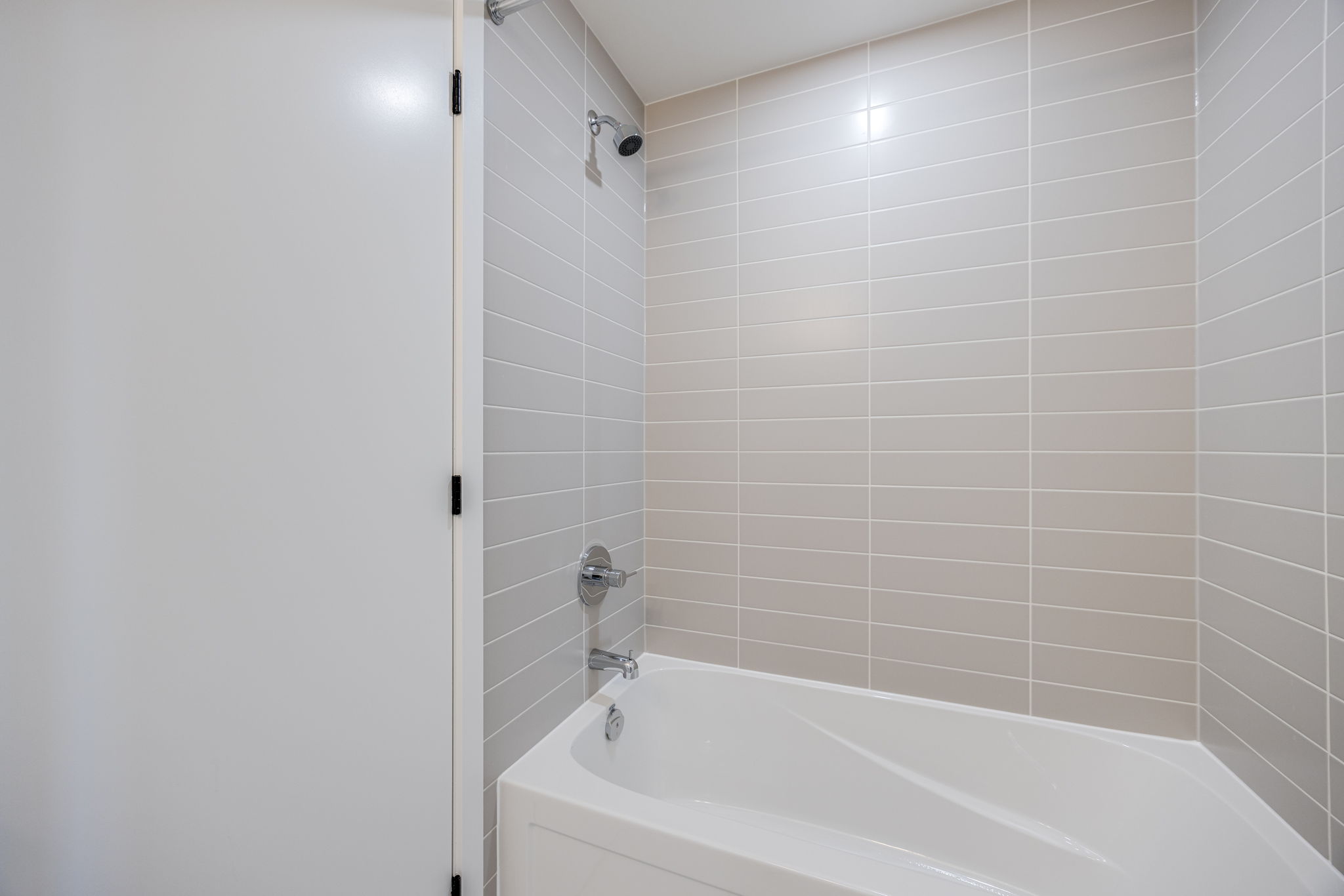 Oakville property showcase — delivered property photograph 24