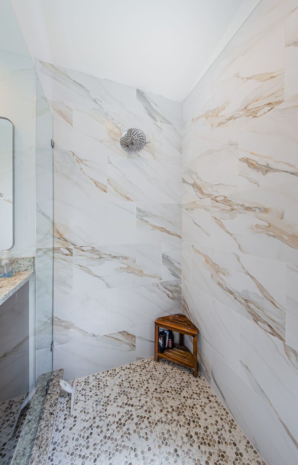 Master Bathroom 1c