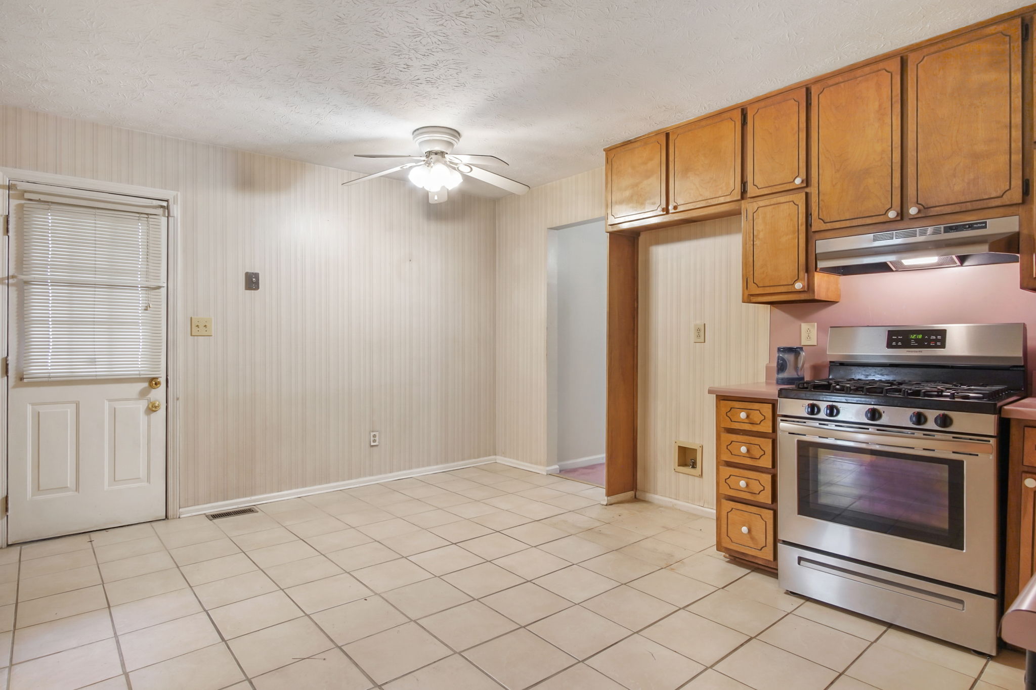 3350 Estate Lake Dr, Fairburn, GA 30213, USA Photo 11