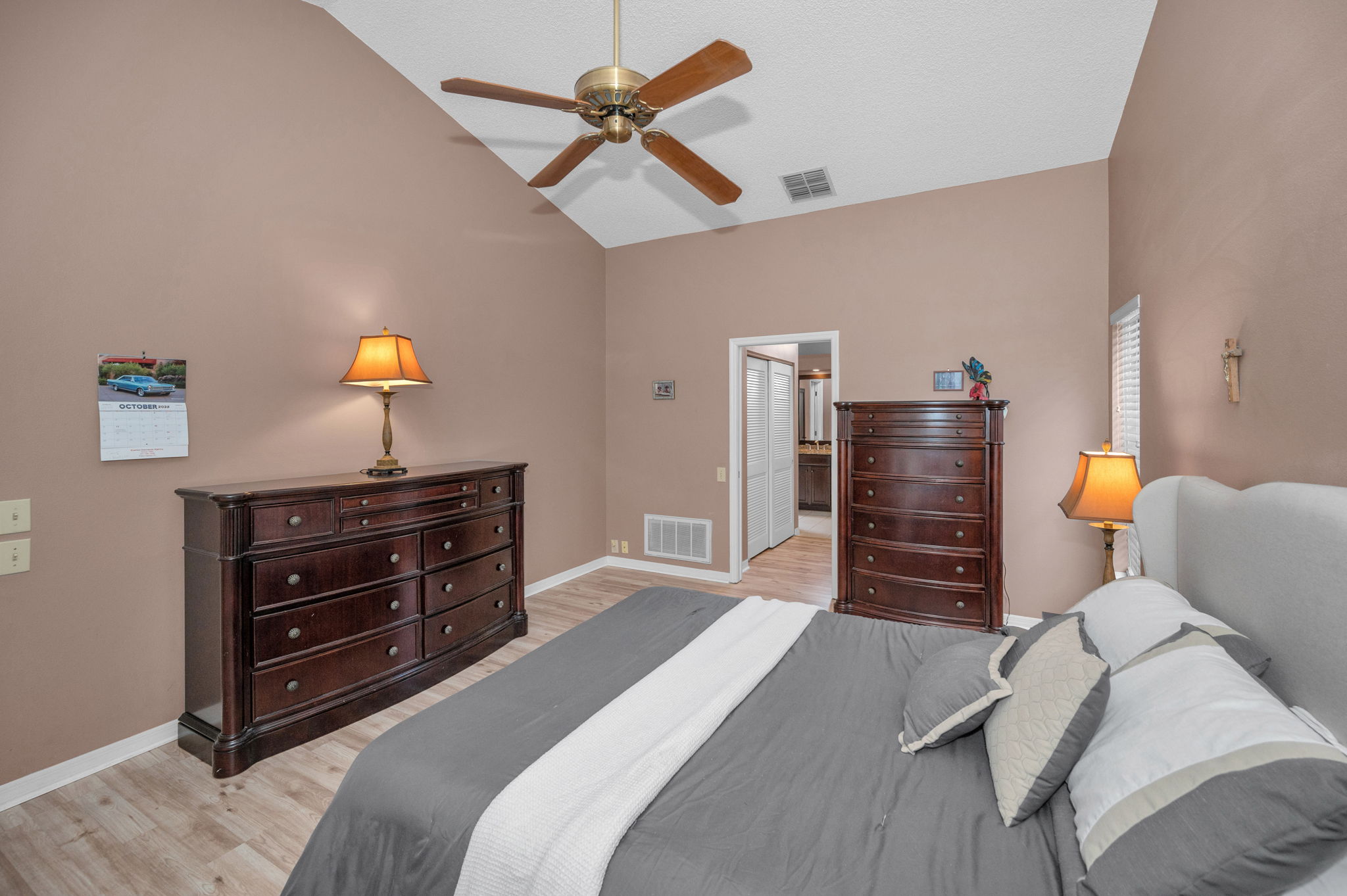 Primary Bedroom1b