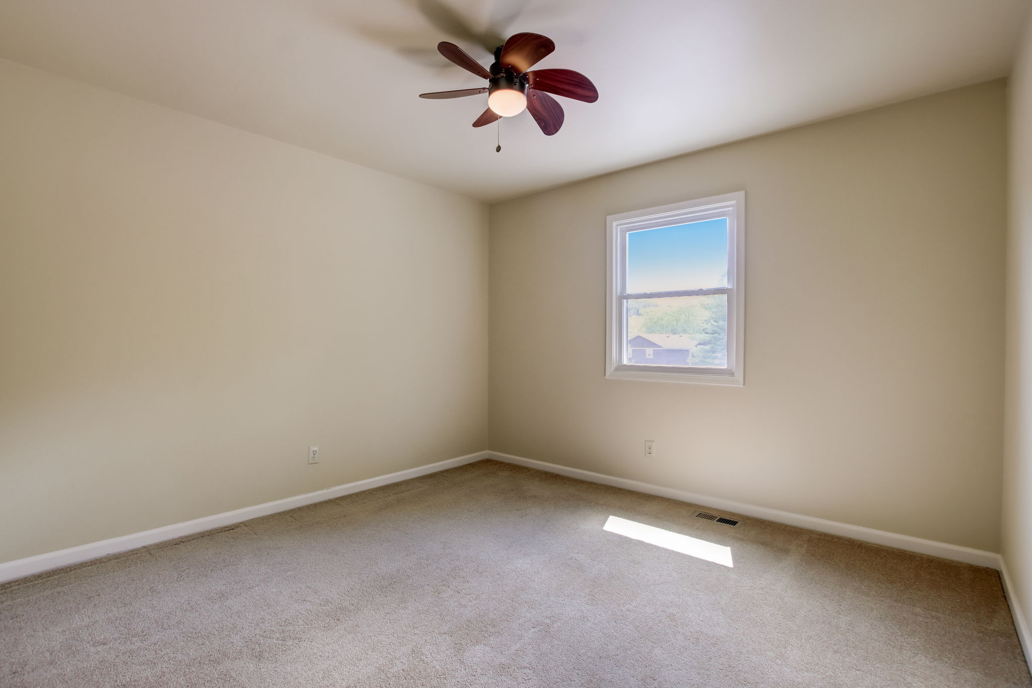Eden Park Dr-028