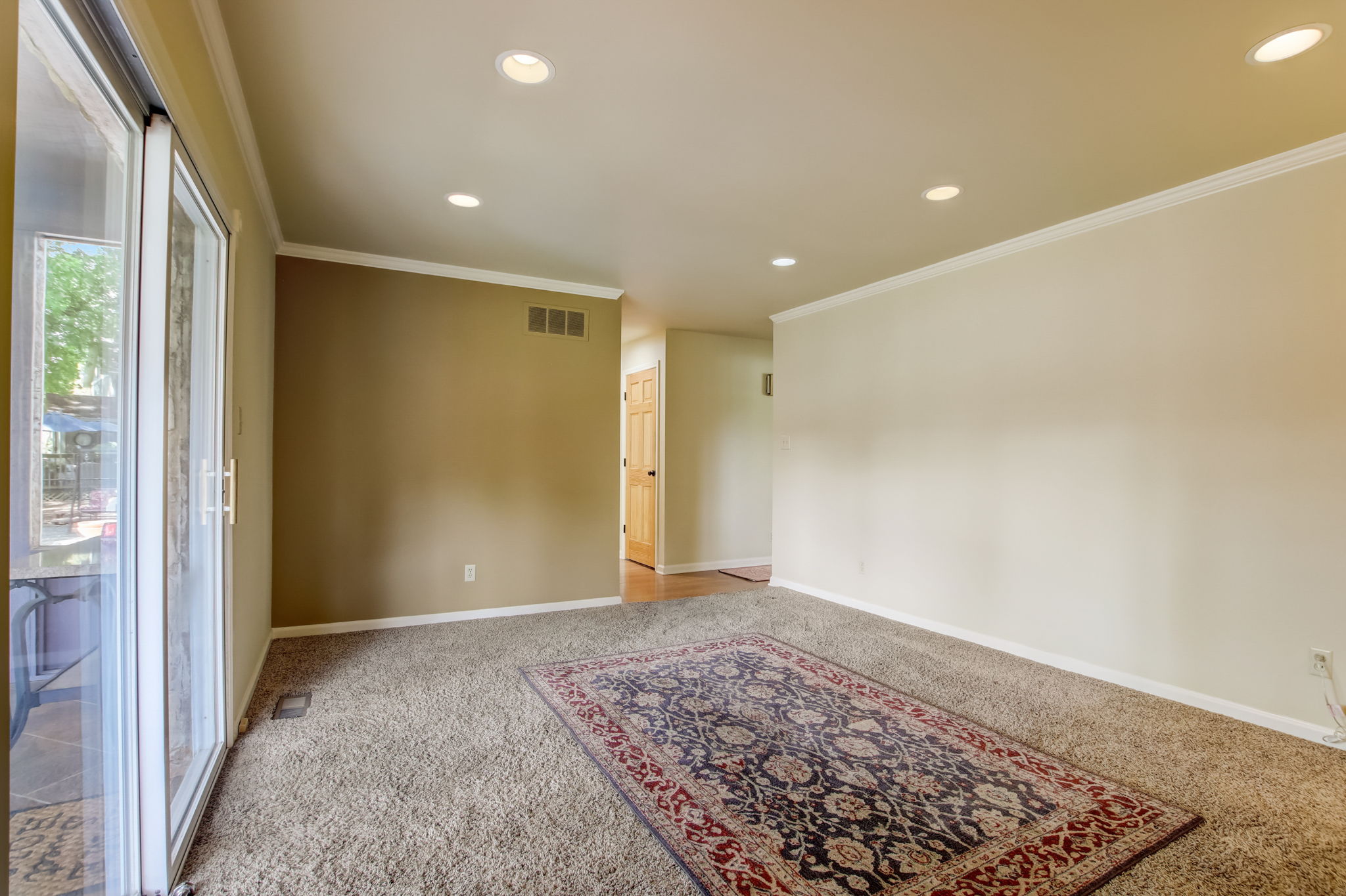 Eden Park Dr-009