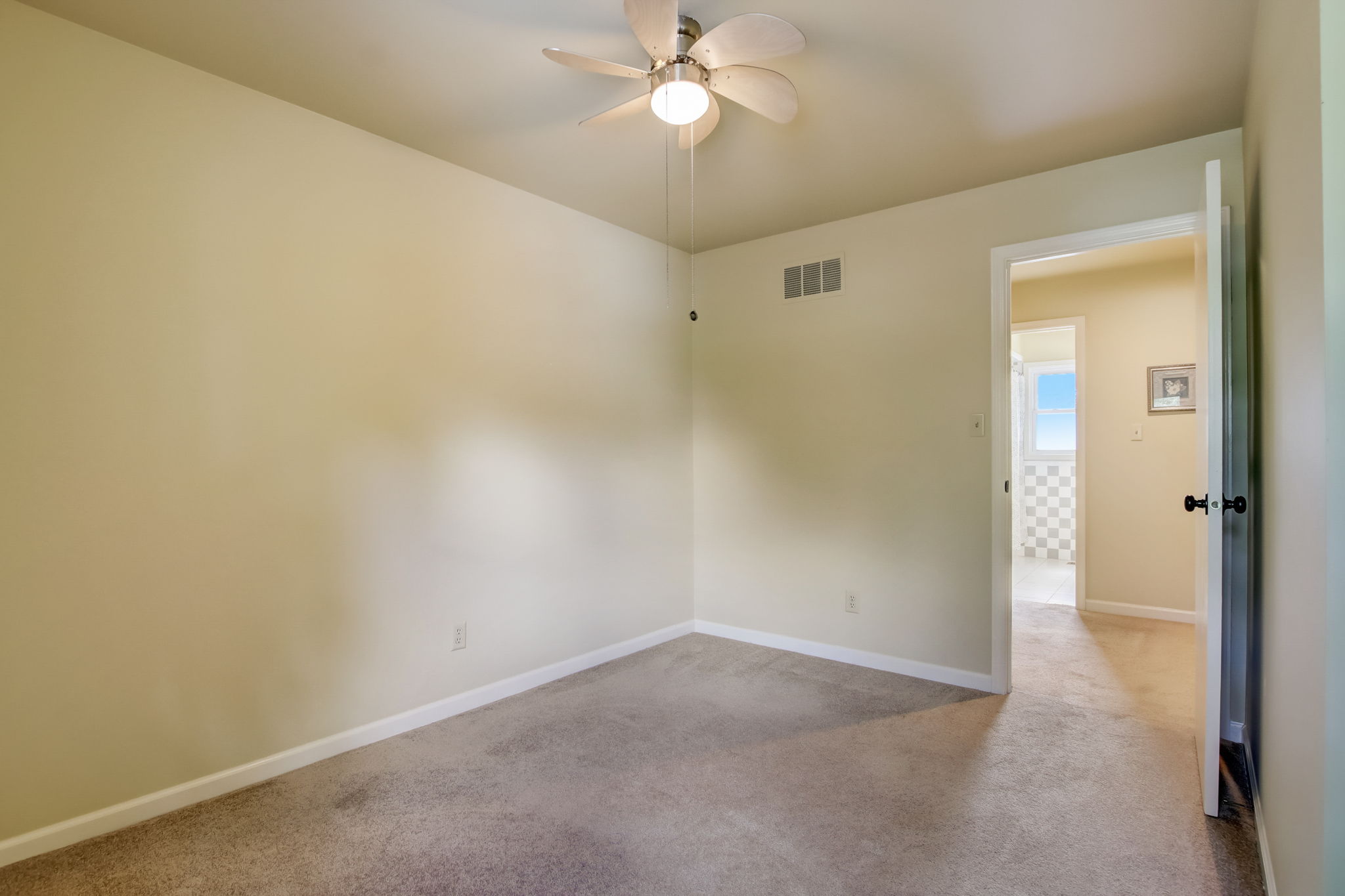 Eden Park Dr-025