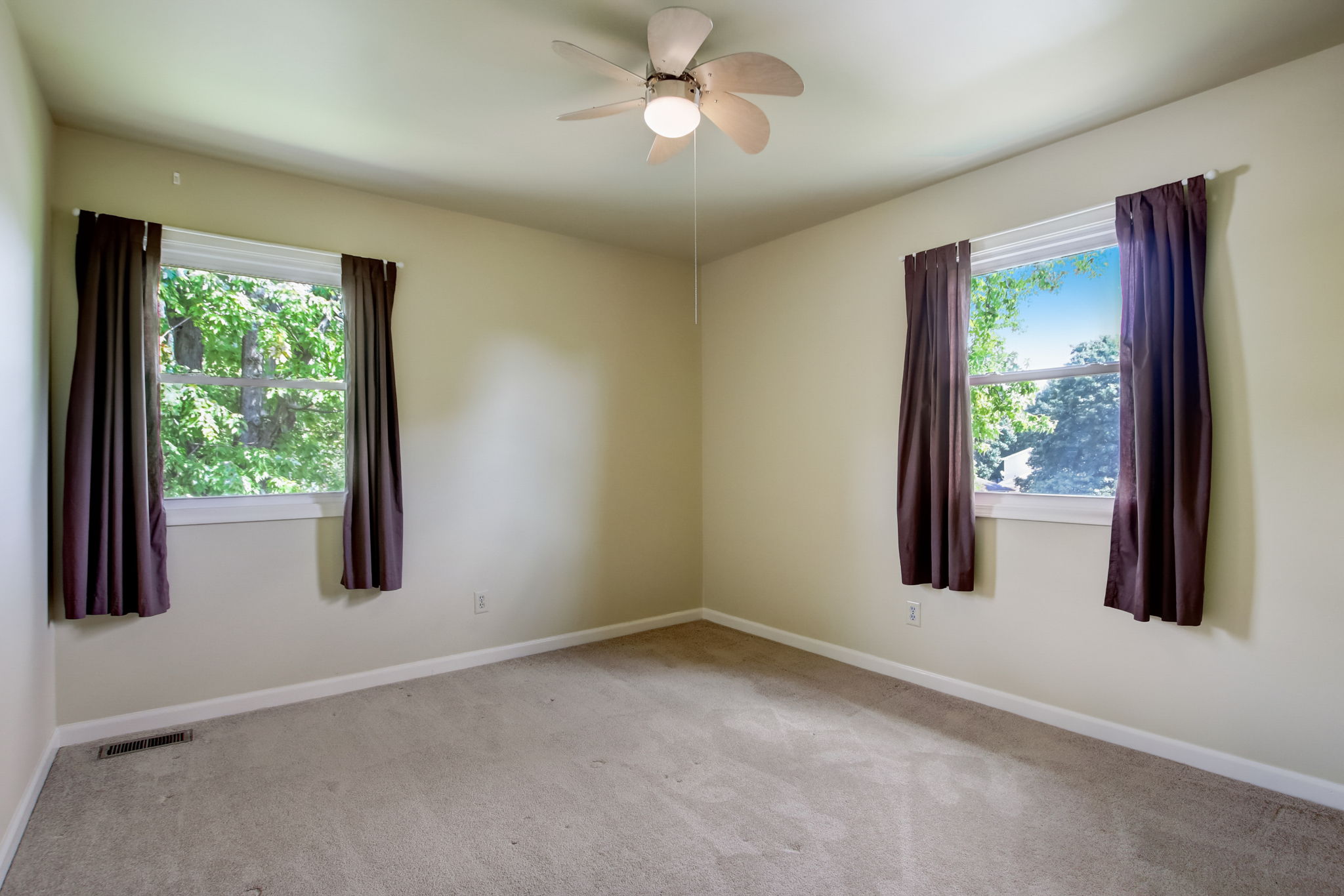 Eden Park Dr-026
