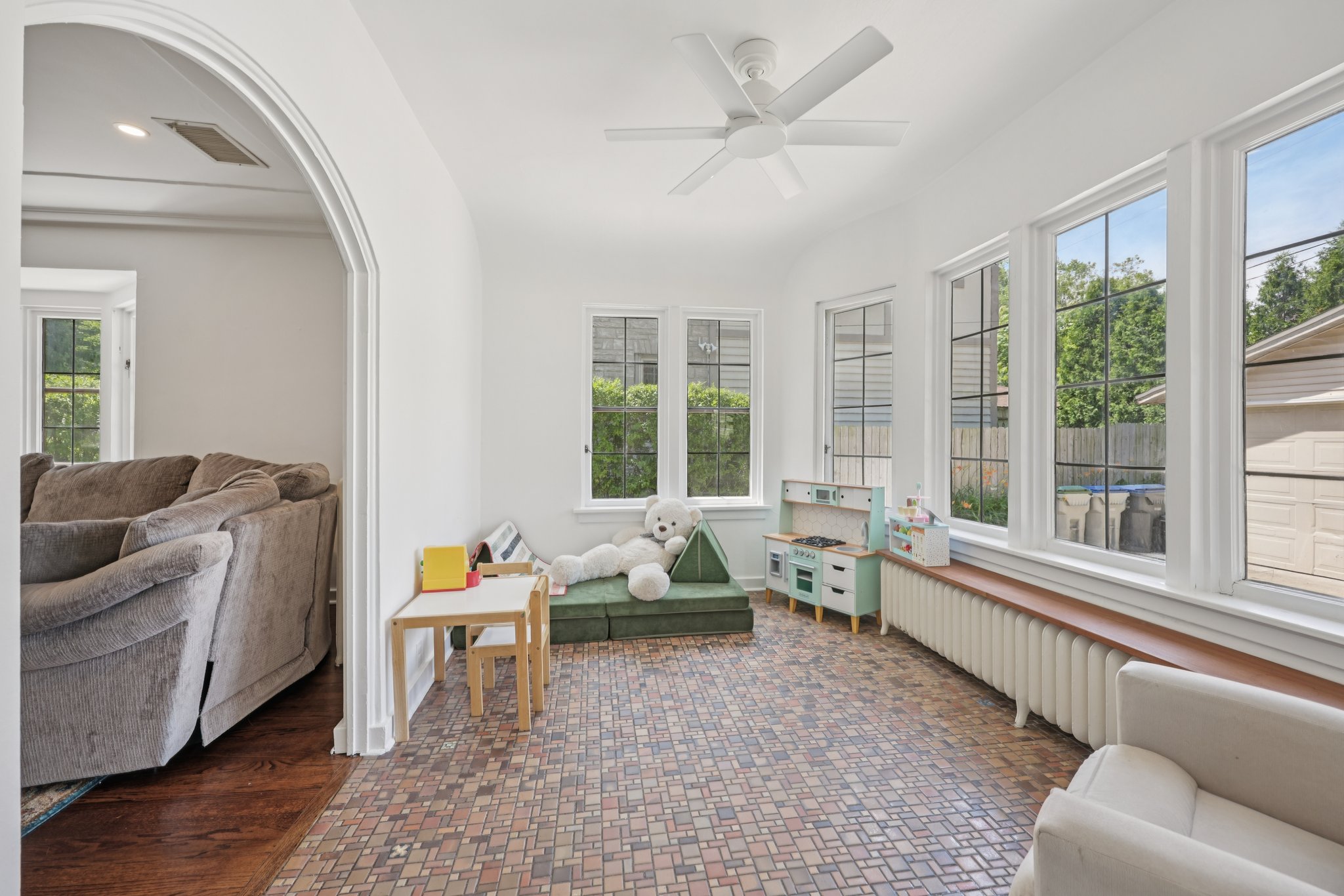 N Hackett Ave-S0907-024.jpg