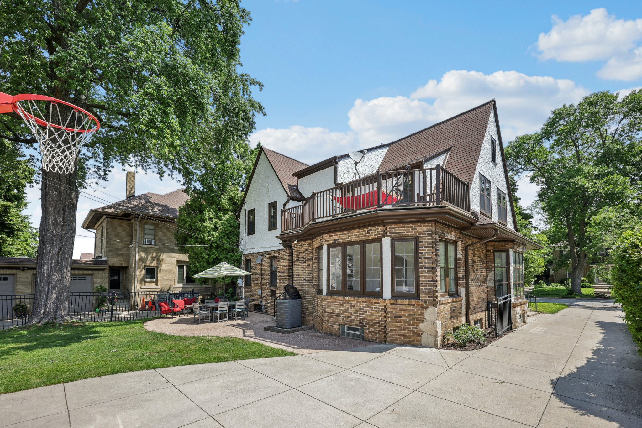N Hackett Ave-S0907-042.jpg