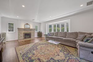 N Hackett Ave-S0907-010.jpg
