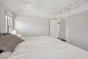 N Hackett Ave-S0907-028.jpg
