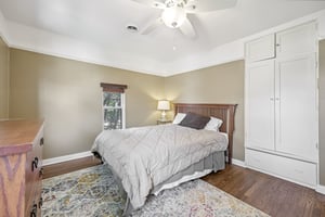 N Hackett Ave-S0907-038.jpg