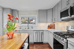Gorgeously remodeled kitchen