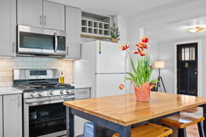 Gas range with griddle