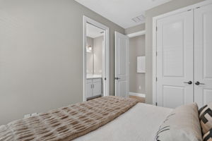  Photo 76