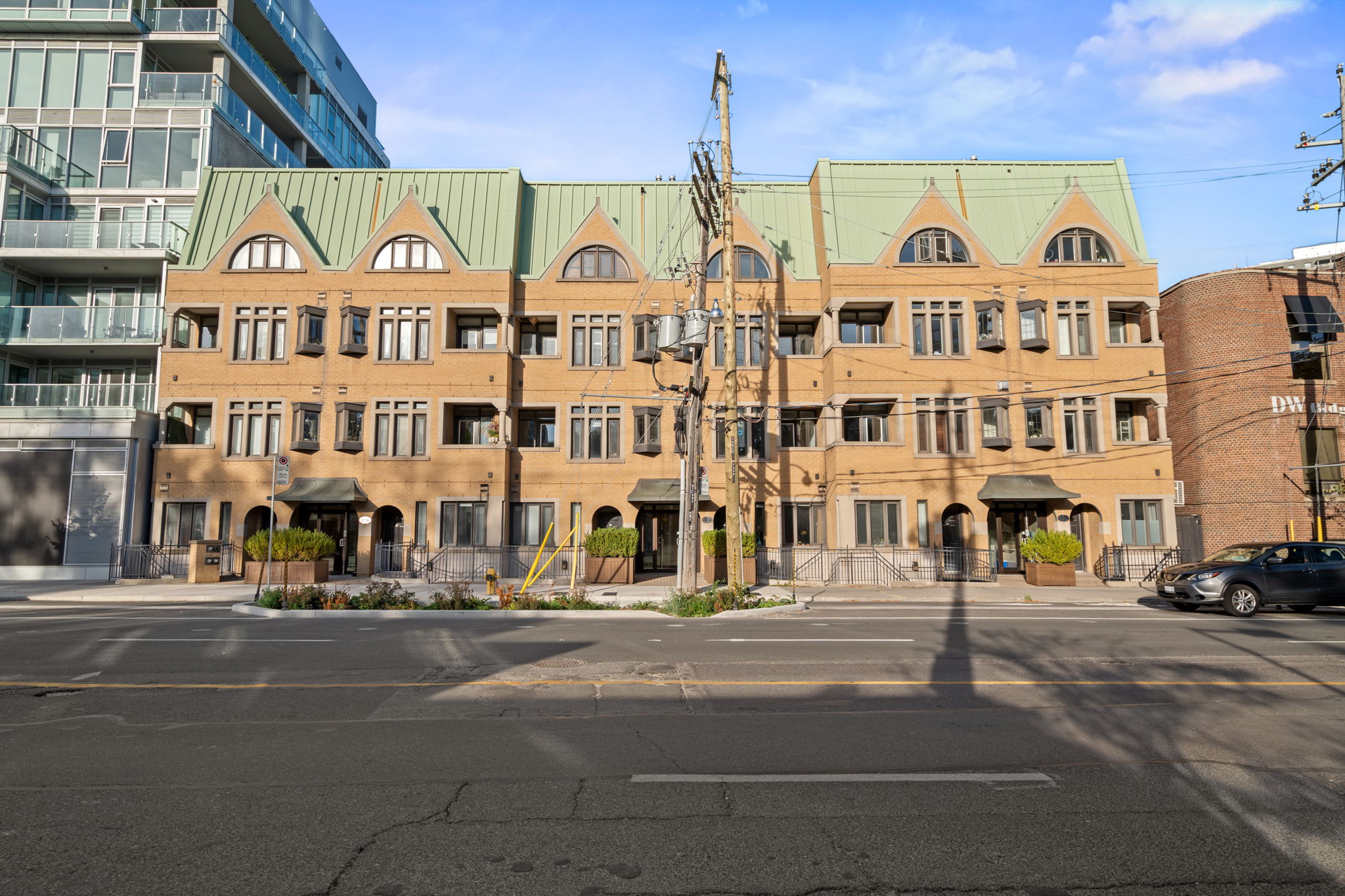 336 Davenport Rd Unit 201 Toronto, ON M5R 1K6