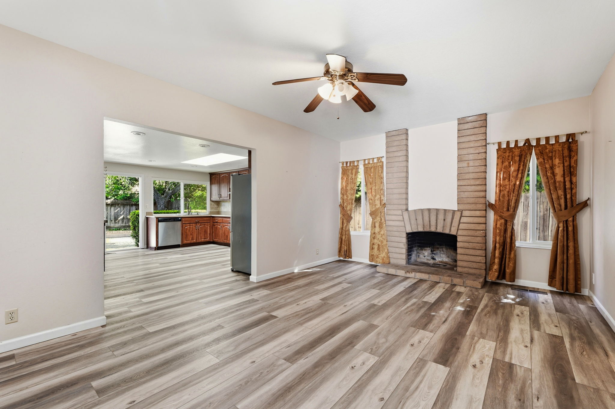 005_F8_336 Encina Ave