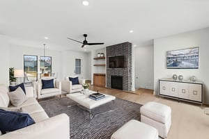 0H5A1551 virtually staged.jpeg