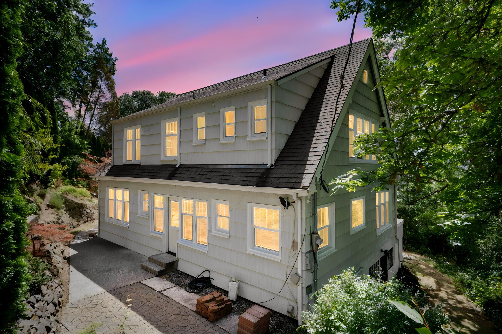 #1139 - Paula Burrows - 336 NE Adams Ave.©bpm2026_4813 day to dusk.jpeg