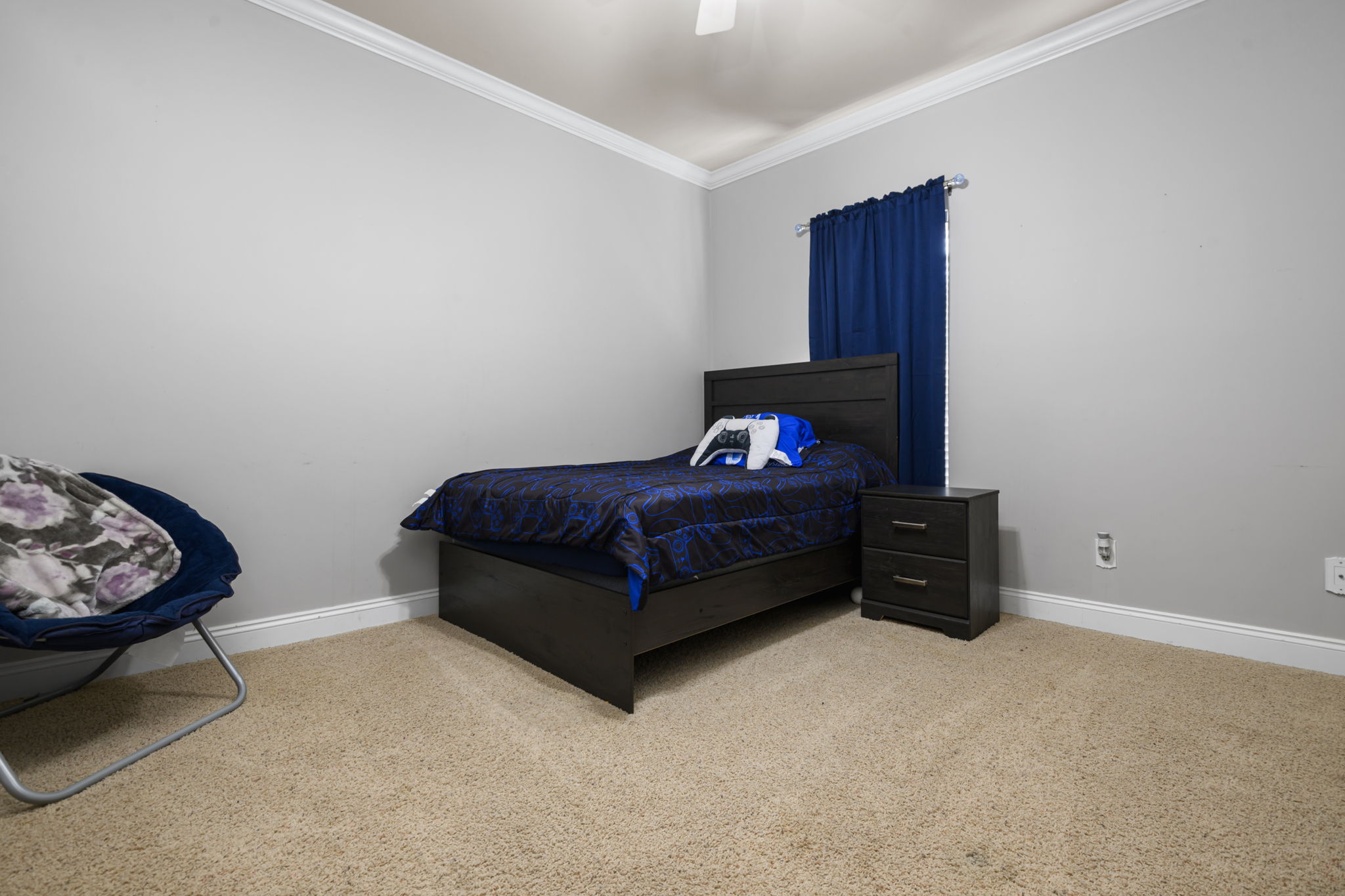  Photo 48