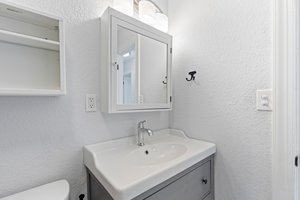  Photo 24