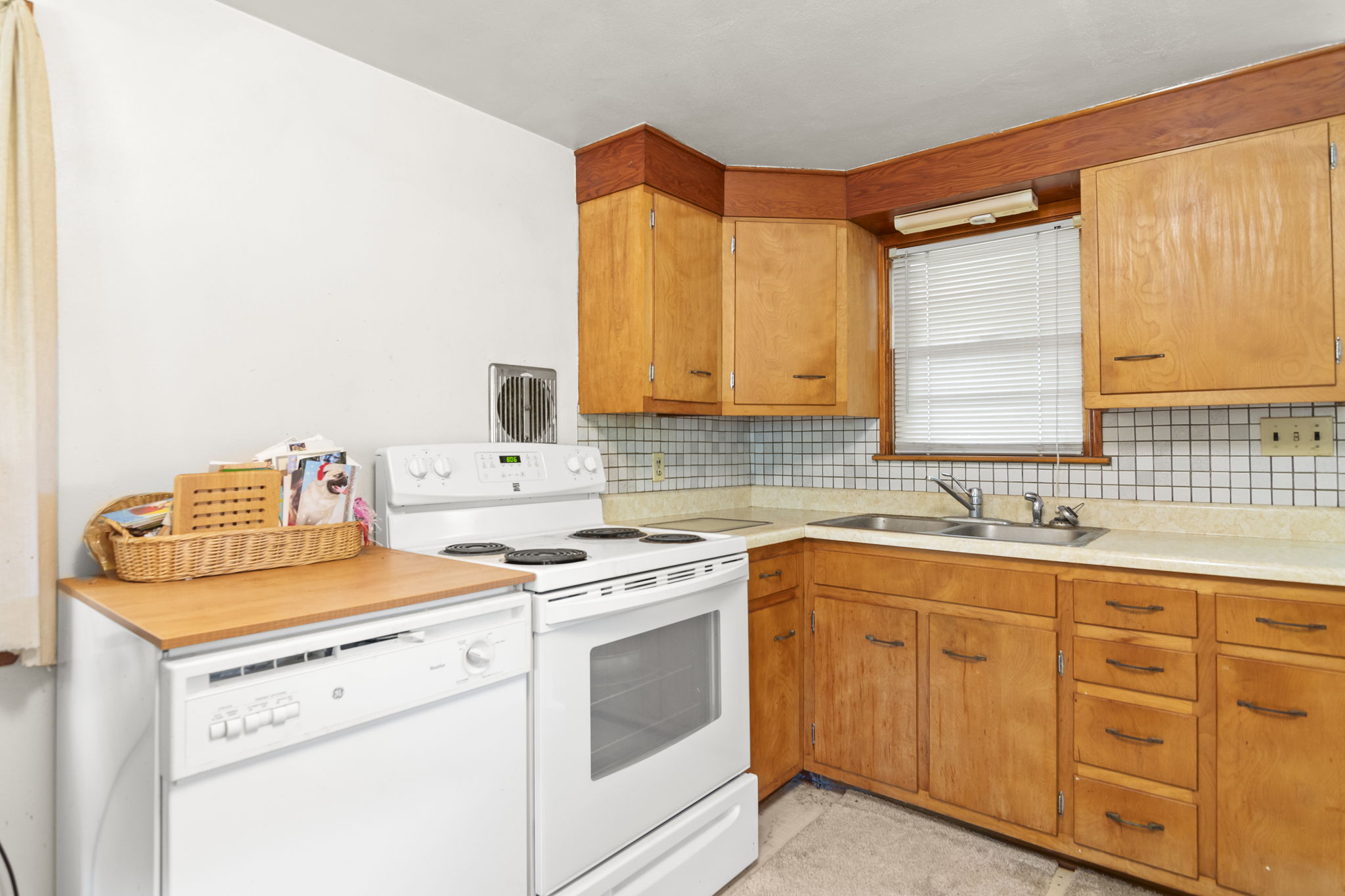 Apt Kitchen