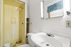 Apt Bathroom