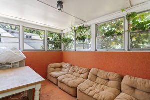 Apt Sunroom