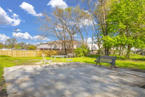  Photo 42