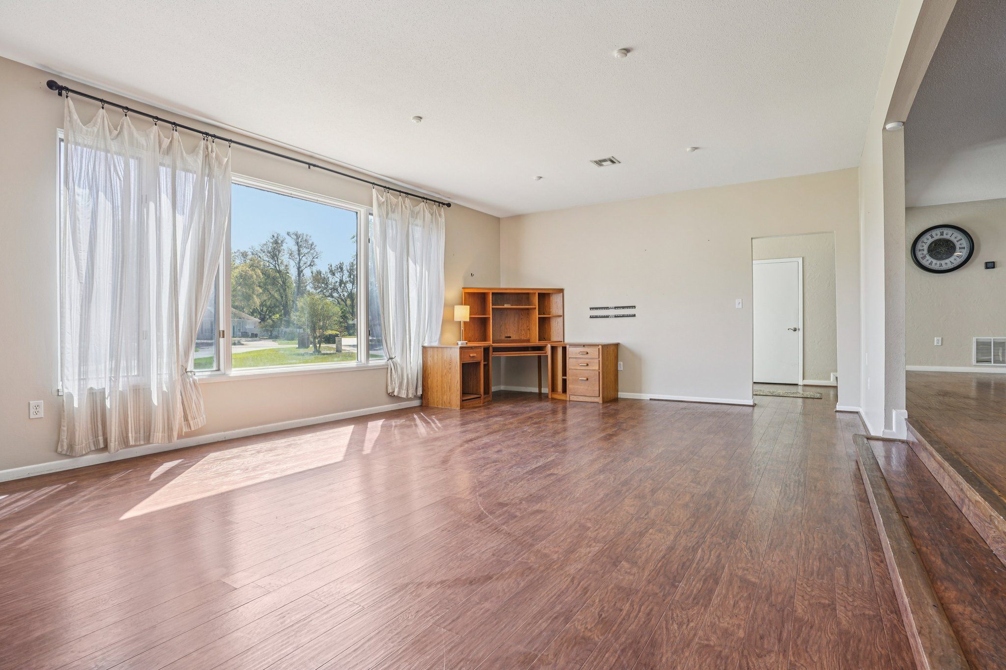 Overton Dr-S1103-012.jpg