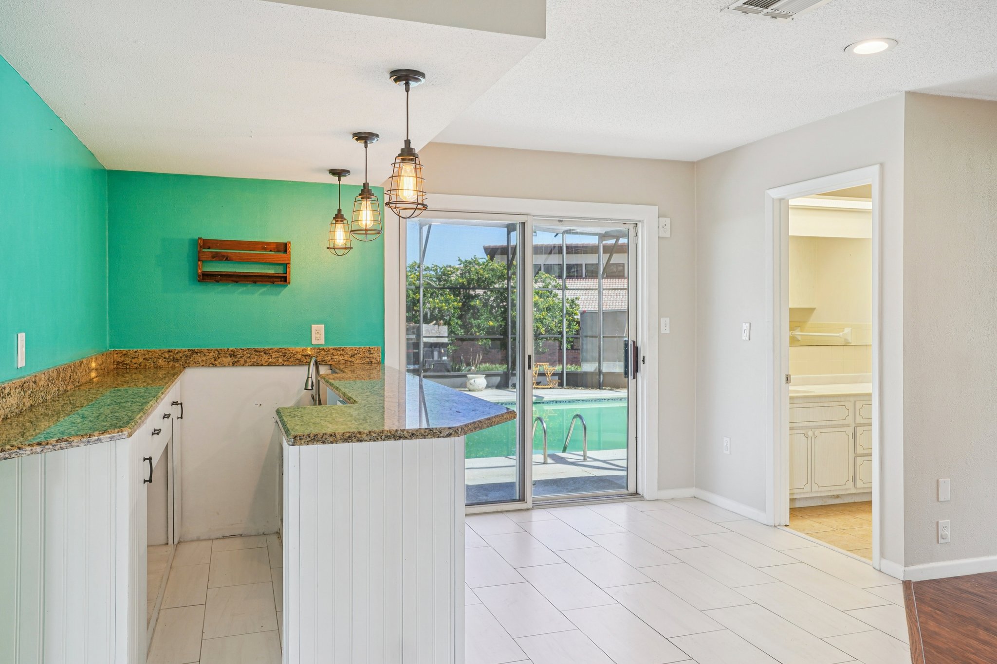 Overton Dr-S1103-019.jpg