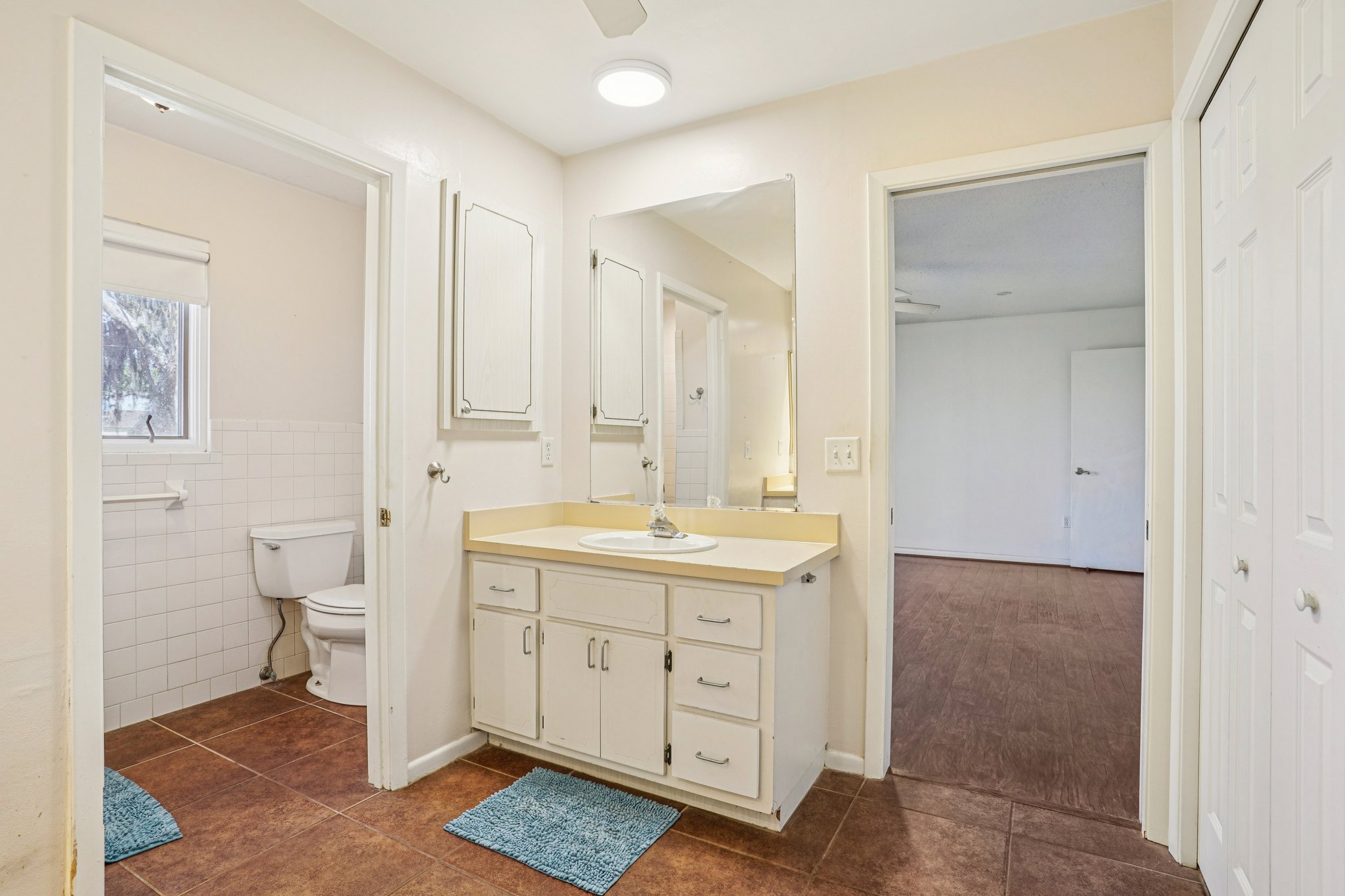 Overton Dr-S1103-029.jpg