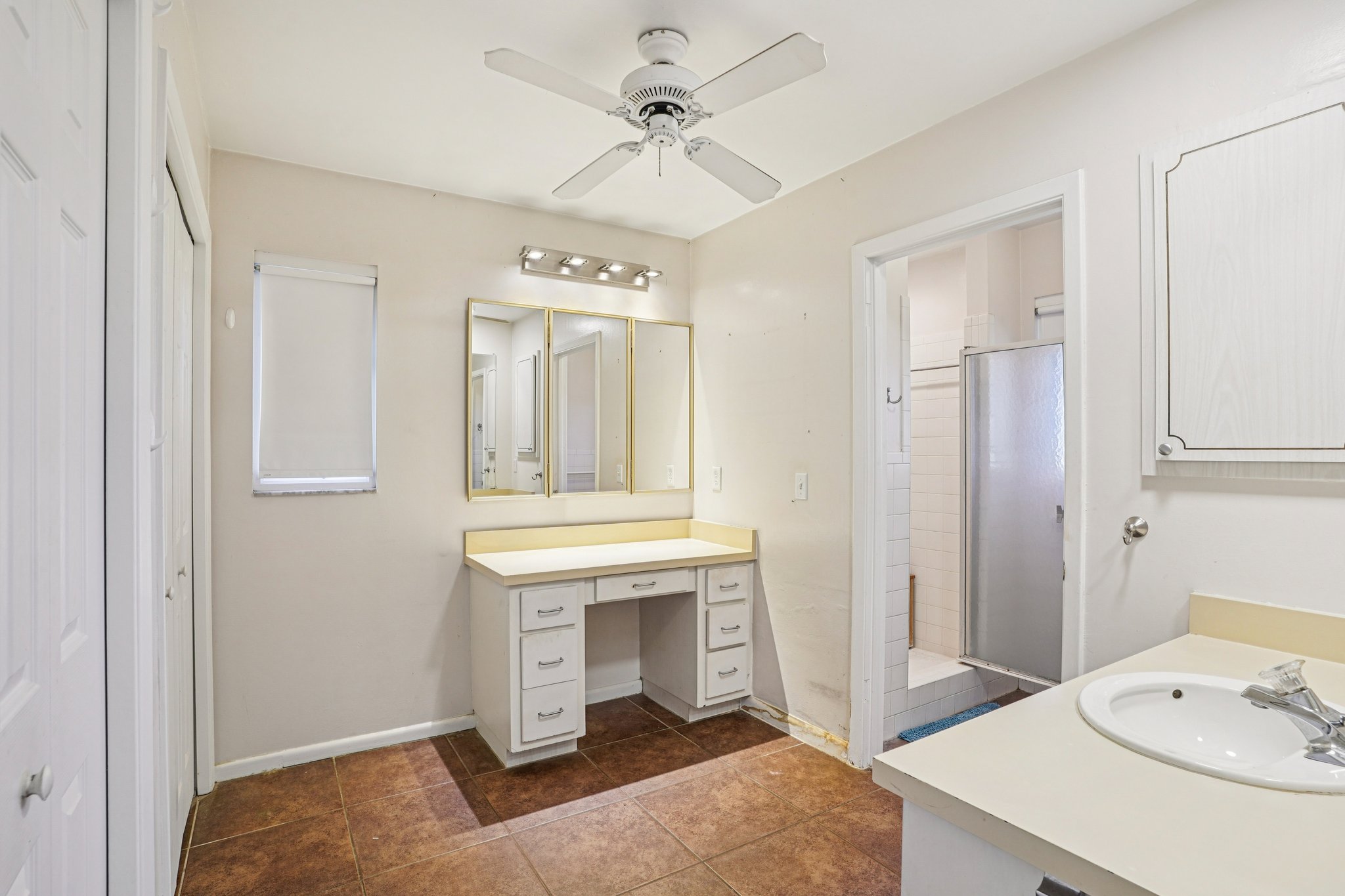 Overton Dr-S1103-030.jpg