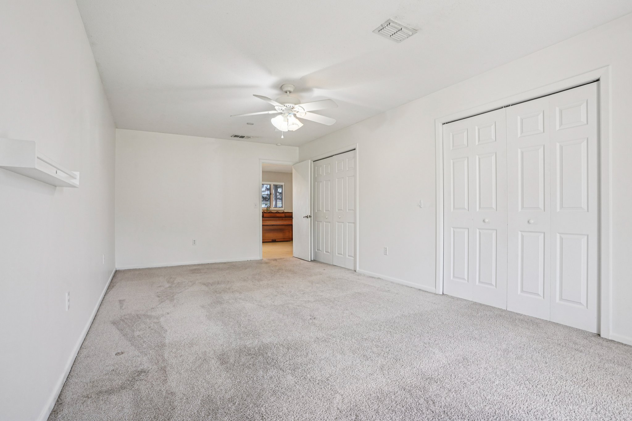 Overton Dr-S1103-033.jpg