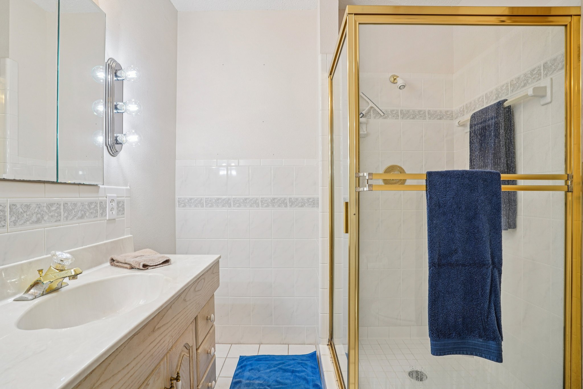 Overton Dr-S1103-037.jpg