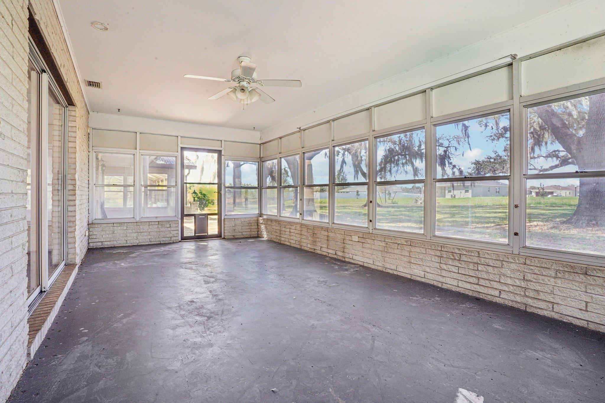 Overton Dr-S1103-041.jpg