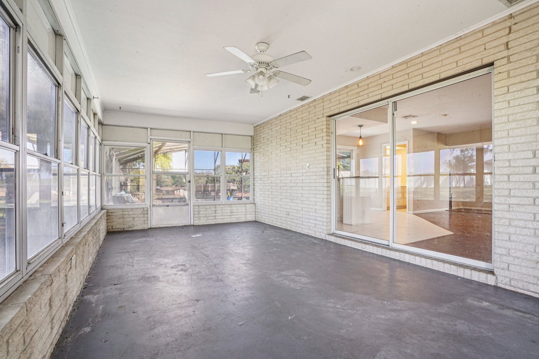 Overton Dr-S1103-042.jpg