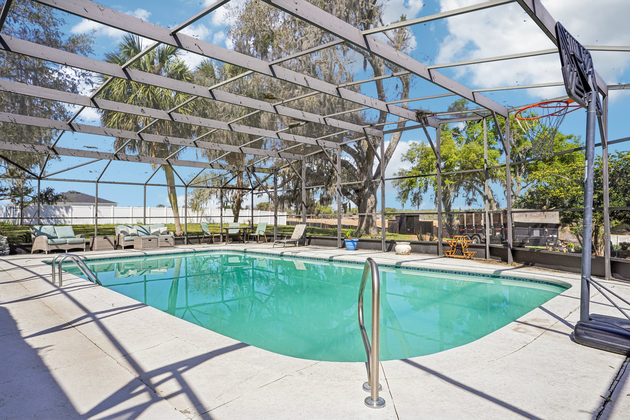 Overton Dr-S1103-049.jpg