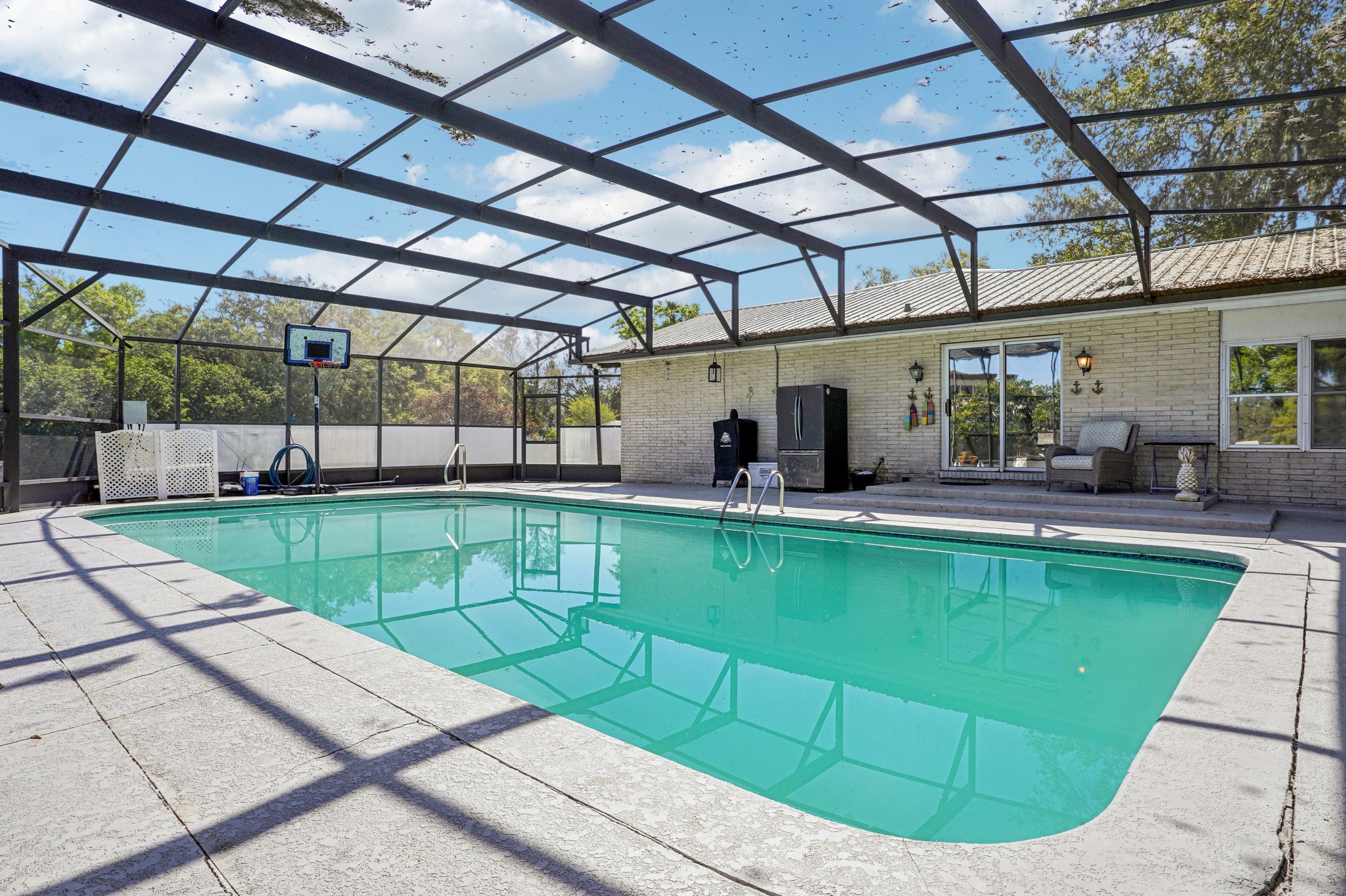 Overton Dr-S1103-051.jpg