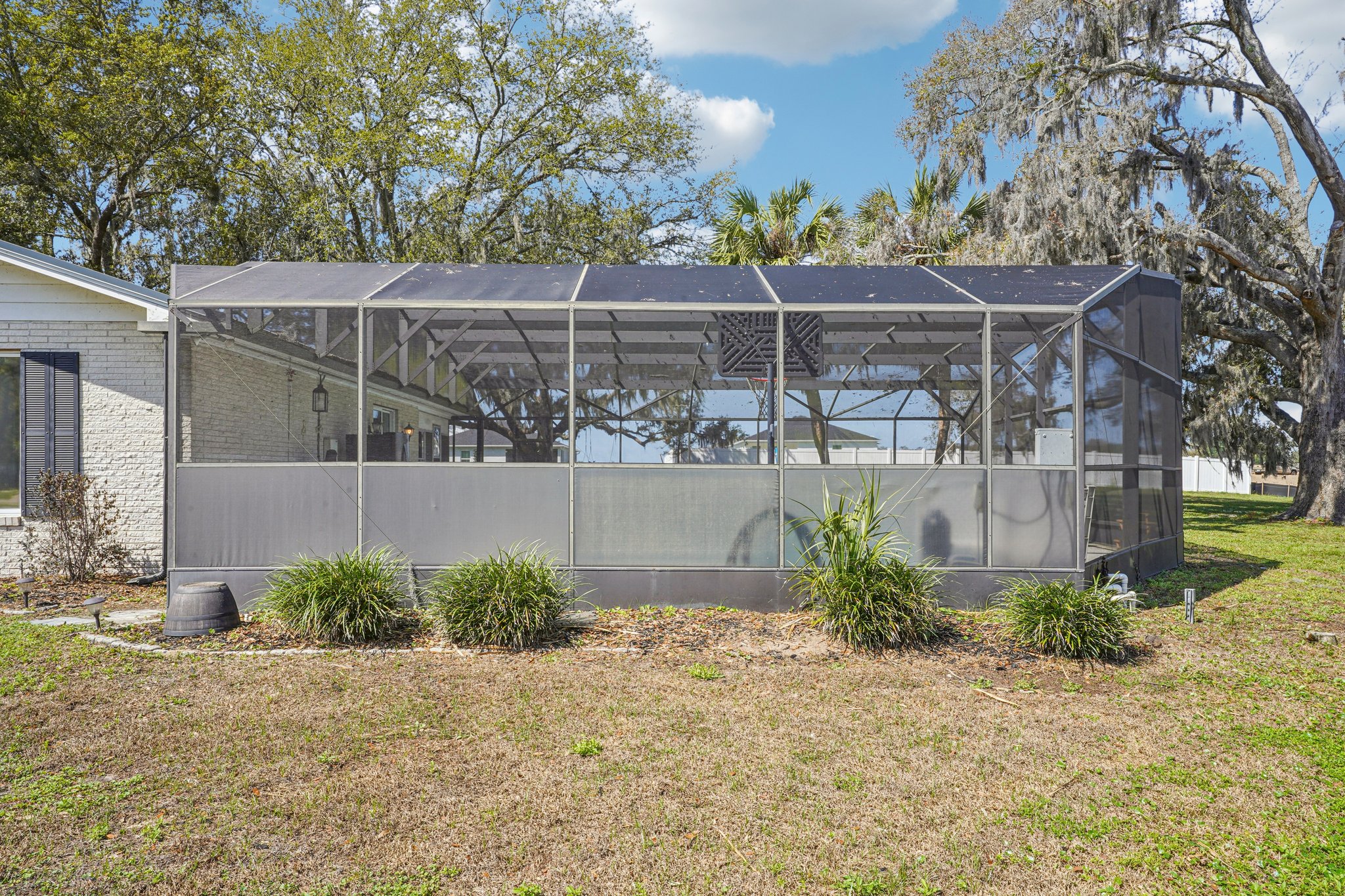 Overton Dr-S1103-052.jpg